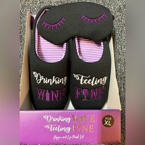New Sleep mask/slipper set for wine lovers. Size 9.5-10.5.